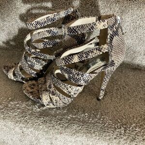 In Beautiful Condition! MICHAEL KORS Leather Snake Print Sandals